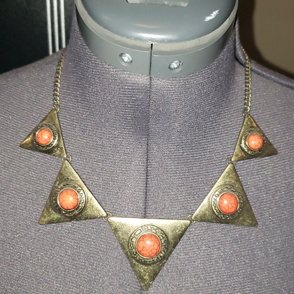 Jewelry - Statement necklace